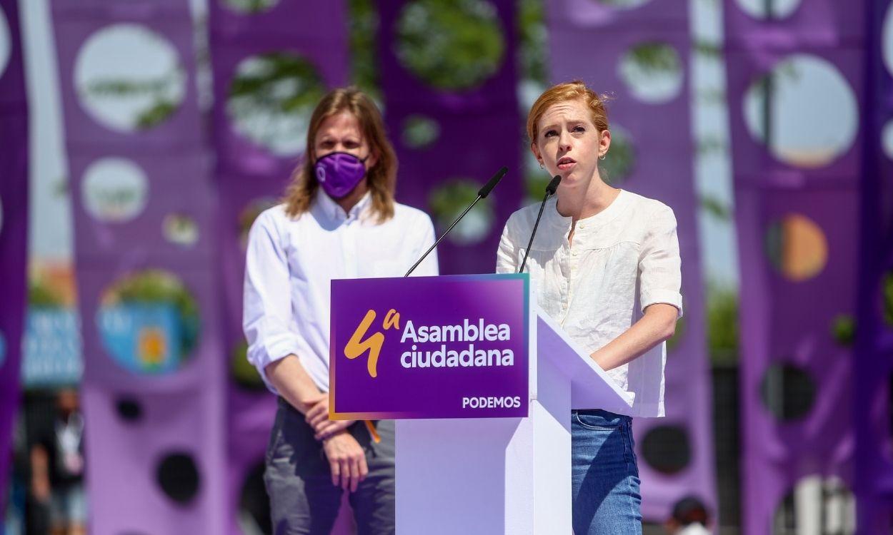 El secretario general de Podemos en Castilla y León, Pablo Fernández y la diputada de Unidas Podemos, Lilith Verstrynge, pertenecientes a la candidatura de Ione Belarra, intervienen en la IV Asamblea Ciudadana Estata