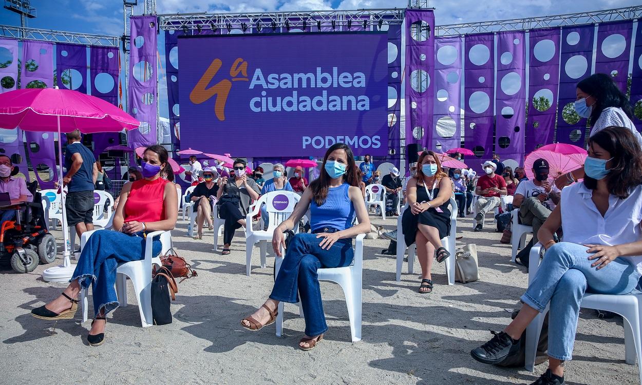 La secretaria de Estado de Igualdad y contra la Violencia de Género, Noelia Vera; la ministra de Derechos Sociales y candidata a secretaria general de Unidas Podemos, Ione Belarra y la portavoz nacional de Podemos, Isa Serra. EP