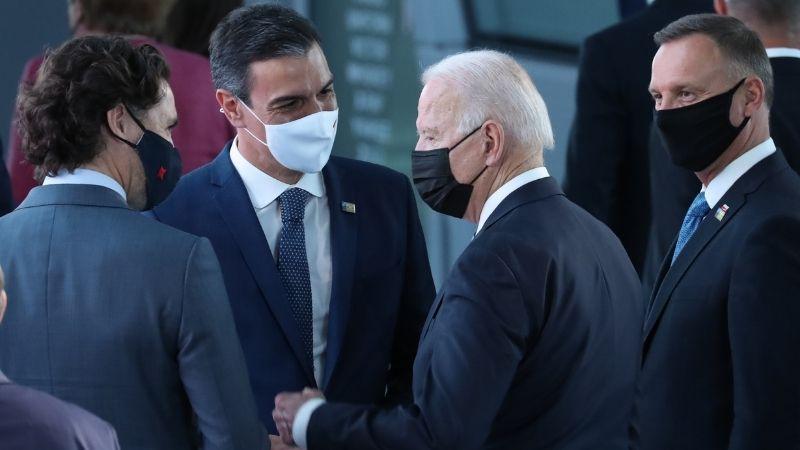 Pedro Sánchez, junto con el presidente de Estados Unidos, Joe Biden, en la Cumbre de la OTAN en Bruselas. Ep