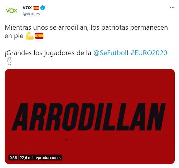 Tuit de Vox celebrando que la Selección no se arrodillara por el Black Lives Matter Tuit de Vox celebrando que la Selección no se arrodillara por el Black Lives Matter