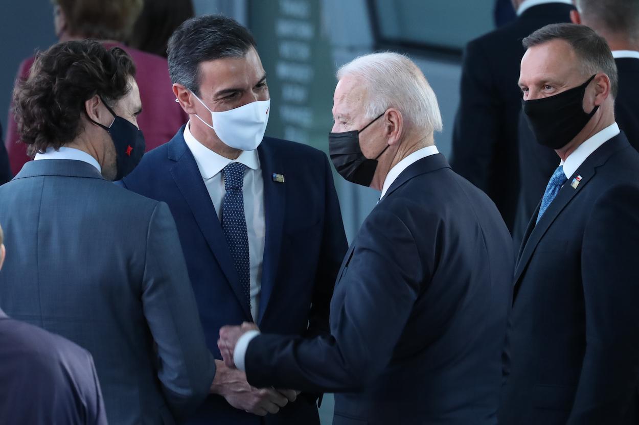 Pedro Sánchez y Joe Biden en la cumbre de la OTAN
