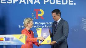 La presidenta de la Comisión Europea, Ursula von der Leyen, da el visto bueno al plan de transformación económica de España. EP