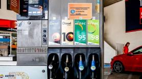 Imagen de un surtidor de gasolina. Europa Press