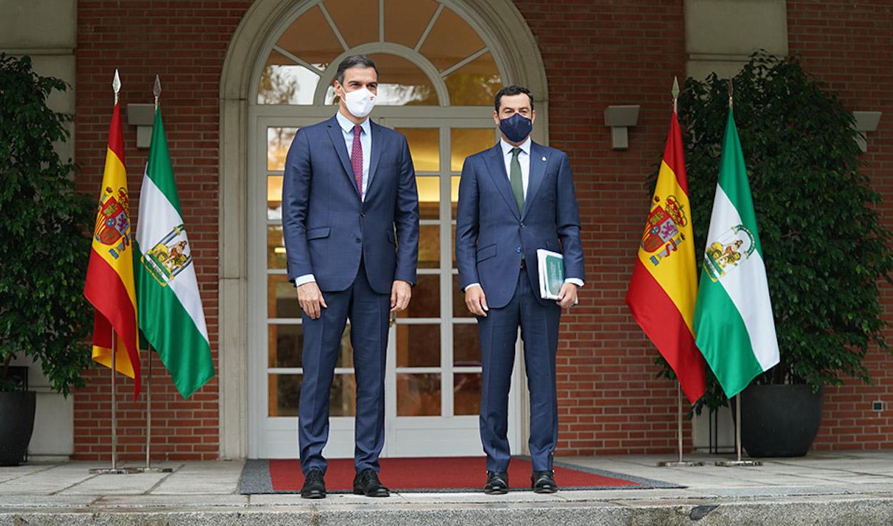 Pedro Sánchez y Juan Manuel Moreno, a las puertas de la Moncloa. JUNTA DE ANDALUCÍA