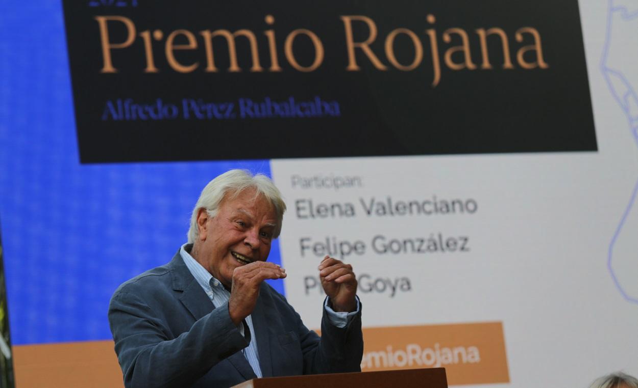 El expresidente Felipe González en la entrega de los Premios Riojana. EP