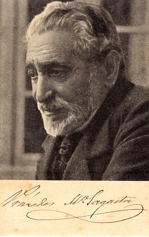 En su entierro Sagasta recibió honores de capitán general y en vida fue uno de los políticos más galardonados internacionalmente En su entierro Sagasta recibió honores de capitán general y en vida fue uno de los políticos más galardonados internacionalmente