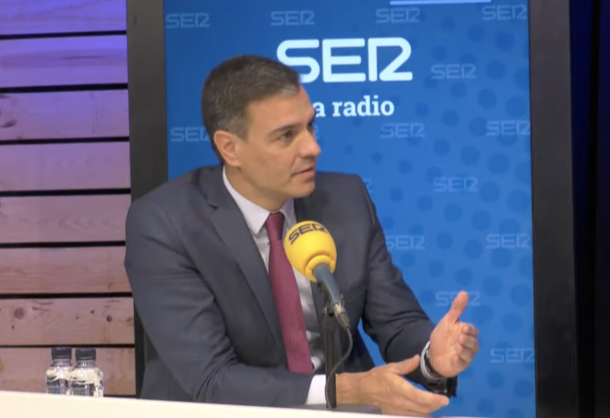El presidente del Gobierno, Pedro Sánchez, entrevistado en la Cadena SER