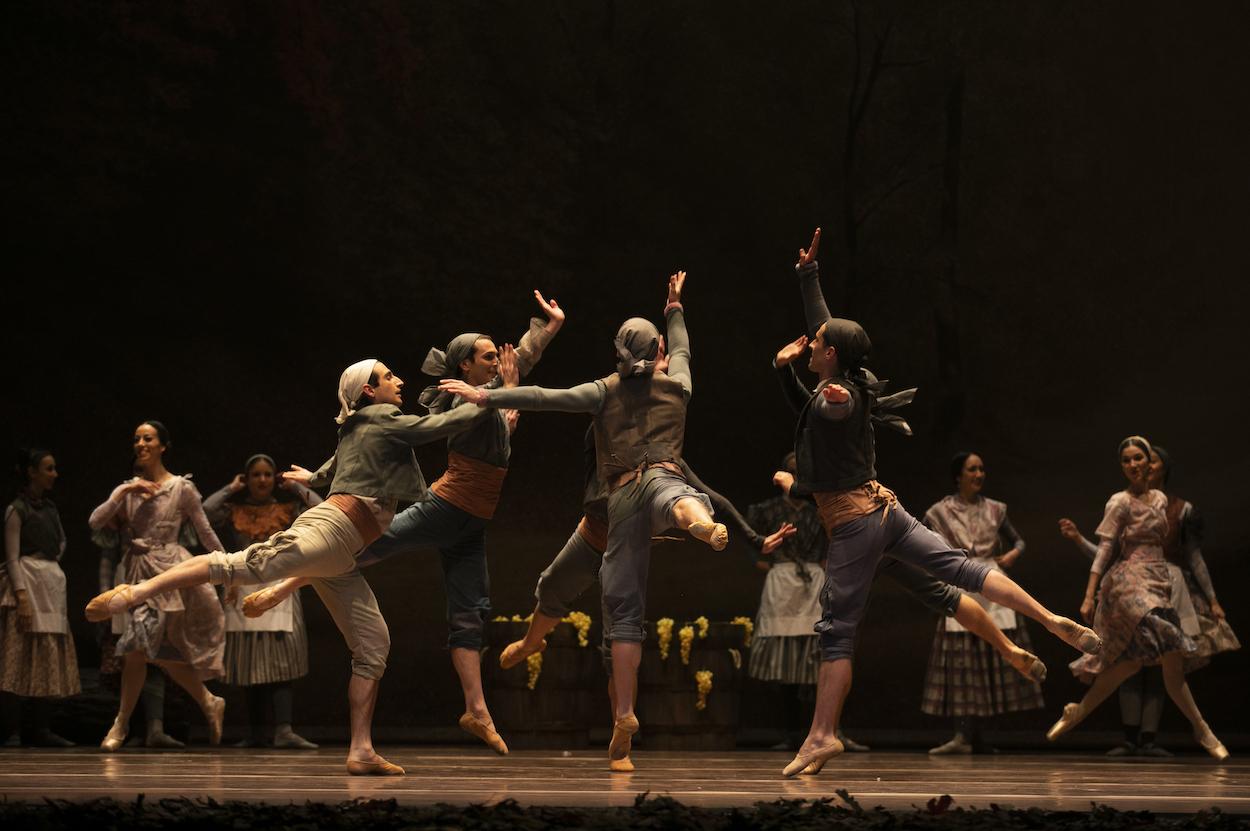 Ballet Giselle durante un ensayo general en el Teatro de la Maestranza por la Compañía Nacional de Danza