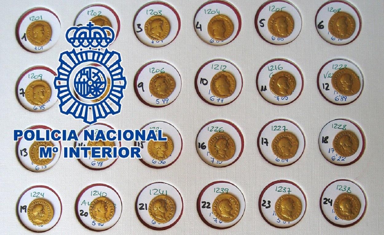 La Policía Nacional recupera un botín de 90 monedas de oro. Foto Policía Nacional