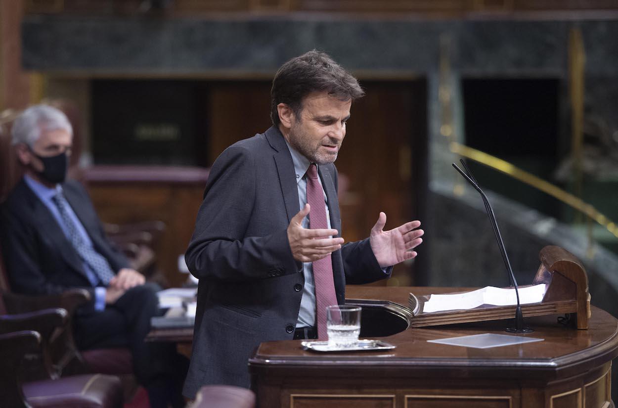 El presidente del grupo parlamentario de Unidas Podemos en el Congreso, Jaume Asens, interviene en una sesión plenaria en el Congreso de los Diputados