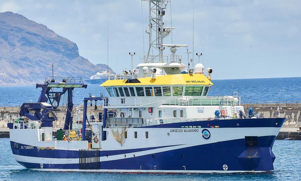 El buque oceanográfico Ángeles Alvariño parte del puerto de Santa Cruz de Tenerife. EP