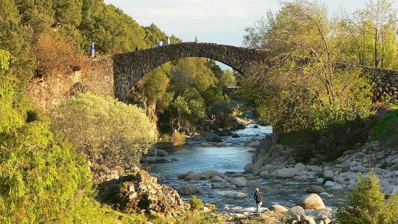 Puente de Alardos. Wikipedia Marianne Perdomo