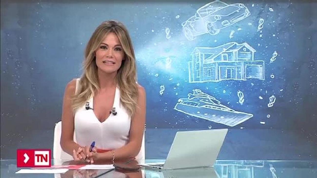 Rocío Delgado presentando el 'Telenoticias'