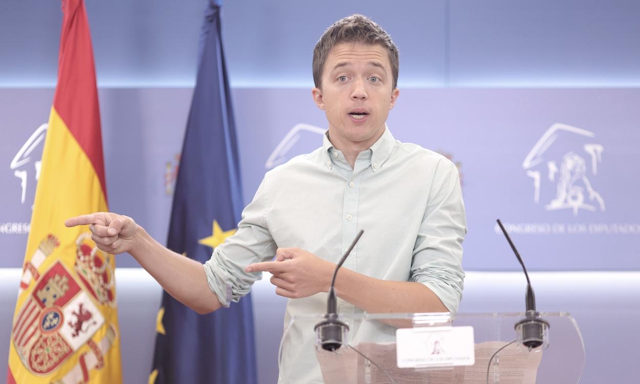 Íñigo Errejón durante una rueda de prensa en el Congreso