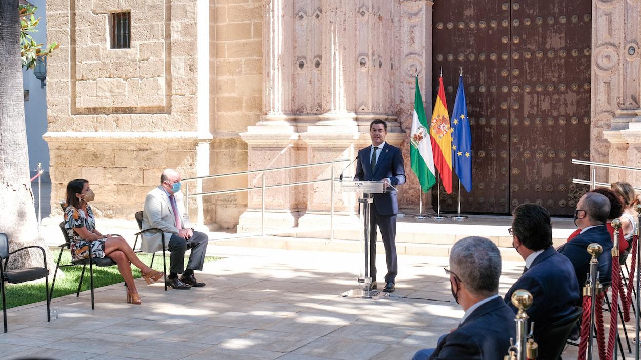 El presidente de la Junta de Andalucía, Juan Manuel Moreno, durante su intervención en el acto de homenaje a Blas Infante.