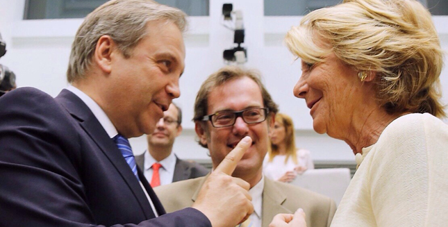 Aguirre abronca a Carmona en público y en privado: "La culpa es tuya"