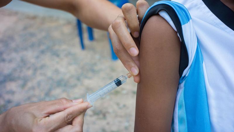Una vacunación rápida podría salvar medio millón de vidas en seis meses