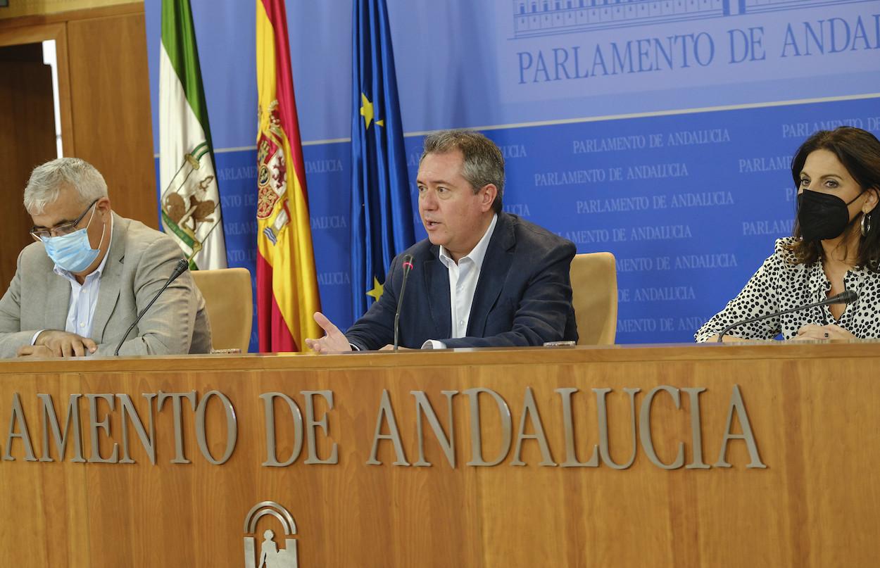 Antonio Ramírez de Arellano, Juan Espadas y Ángeles Férriz.