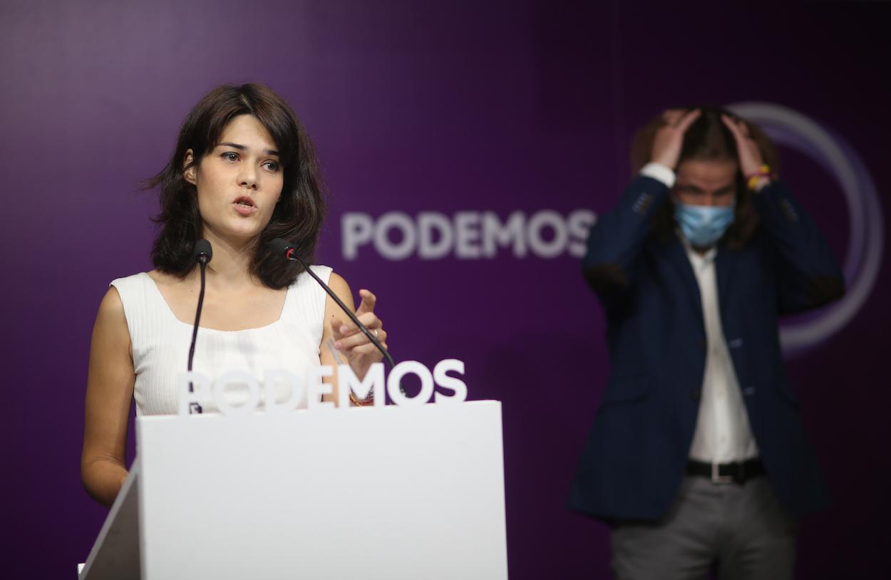 La exportavoz de Podemos en la Asamblea de Madrid Isa Serra interviene en una rueda de prensa