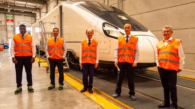 Tomás Malango, director de Hidrógeno de Repsol; Juan Abascal, director ejecutivo de Transformación industrial y Economía Circular de Repsol; Carlos Palacio, presidente de Talgo; Emilio García, director de Innovación de Talgo y Emiliano López, presidente d