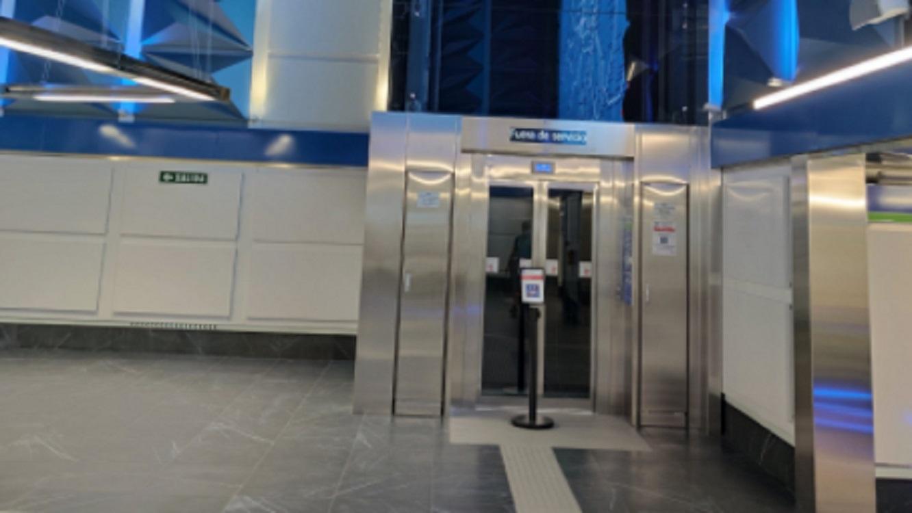 El ascensor del Metro de Gran Vía averiado. @victordp91.