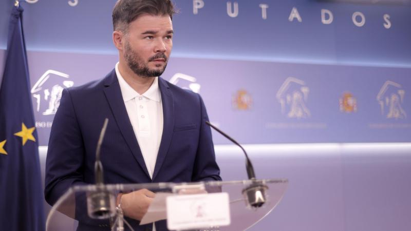 El portavoz parlamentario de la ERC, Gabriel Rufián, ofrece una rueda de prensa en el Congreso de los Diputados, a 20 de julio de 2021, en Madrid (España).