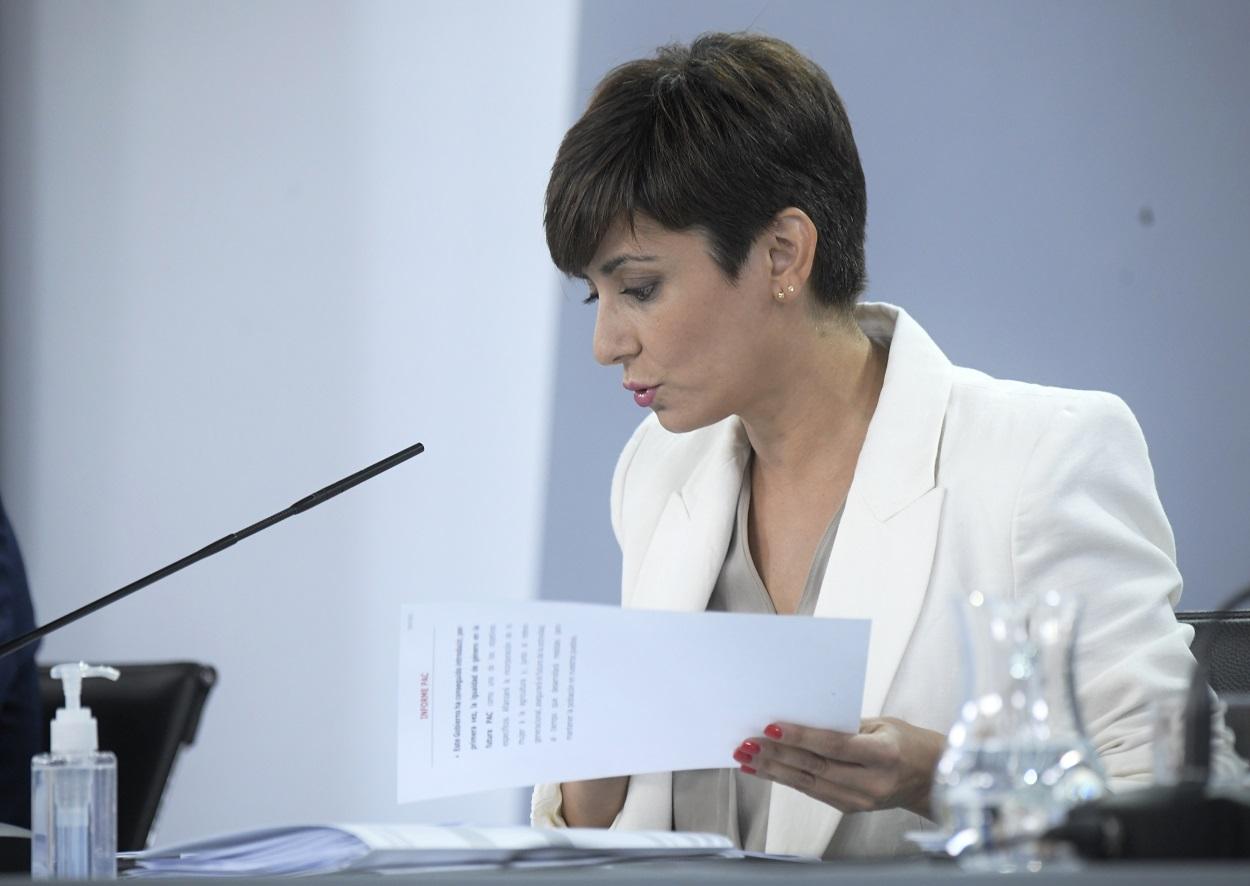La ministra Portavoz y ministra de Política Territorial, Isabel Rodríguez, comparece tras la celebración del Consejo de Ministros. Fuente: Europa Press.