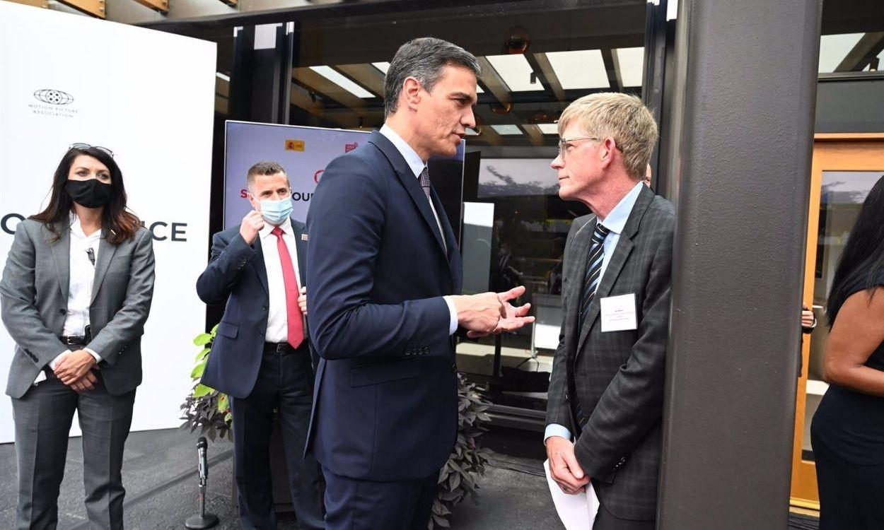 El presidente del Gobierno, Pedro Sánchez, en los estudios de Universal. Moncloa. 