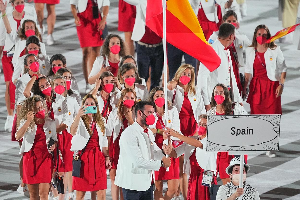 Saúl Craviotto y Mireia Belmonte en la ceremonia de inauguración de Tokyo 2020. Michael Kappeler