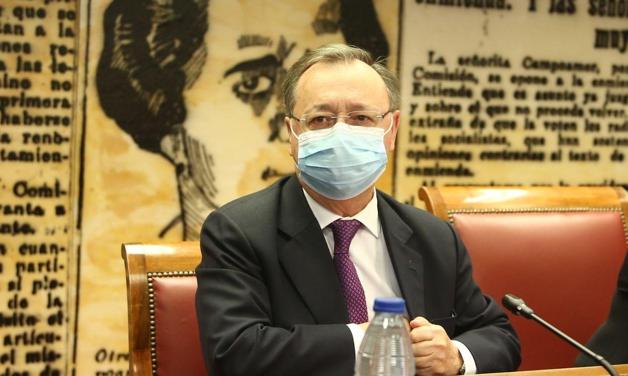 El presidente de Ceuta, Juan Jesús Vivas, durante una ponencia en el Senado. EPArchivo. 