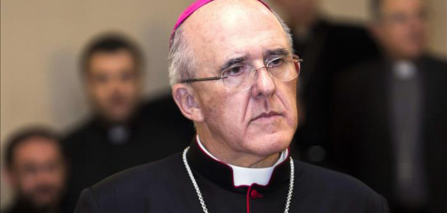 La prensa ultracatólica, contra el arzobispo de Madrid por elogiar a Carmena