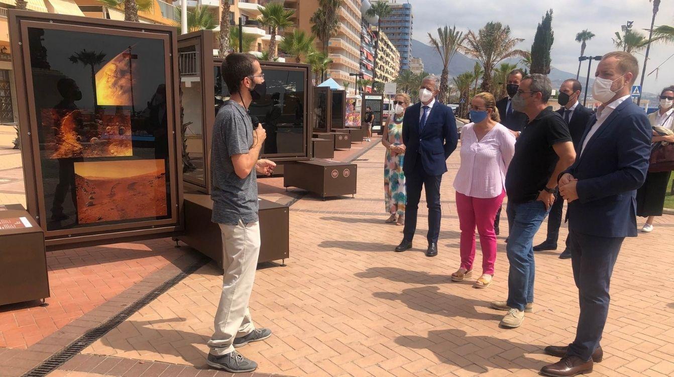 La exposición Otros mundos. Viaje por el sistema solar de la mano de Michael Benson reúne 40 imágenes de gran belleza sobre nuestro sistema solar