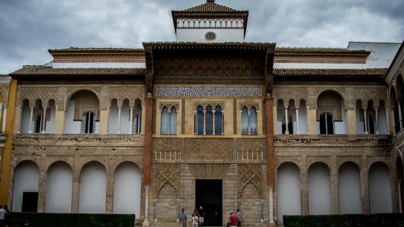 Fachada del Palacio del rey don Pedro