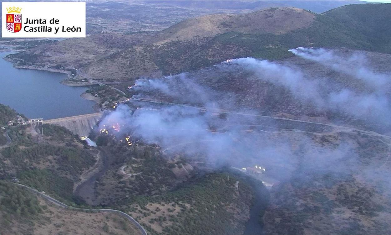 Un incendio en El Tiemblo (Ávila) arrasa 900 hectáreas de campo. La Junta de Castilla y León