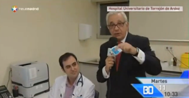 El consejero de Sanidad de Cifuentes hizo de reportero en Telemadrid para defender la privatización de los hospitales