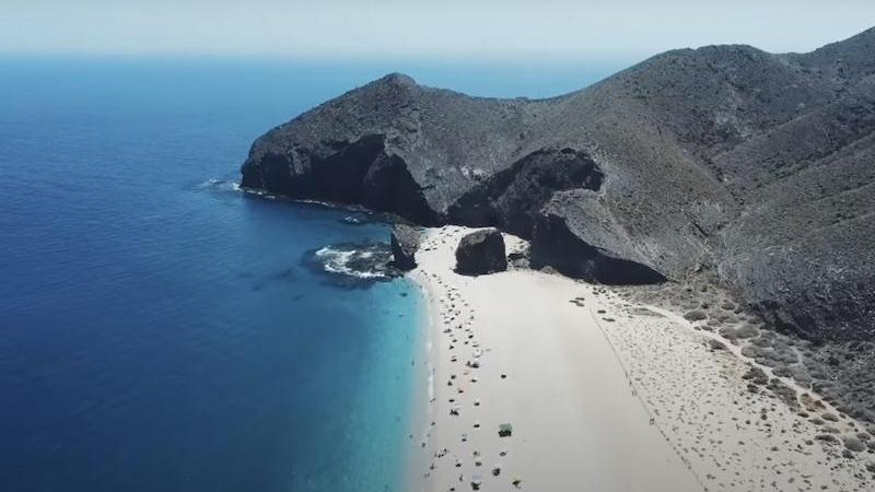 playa de los muertos. Youtube