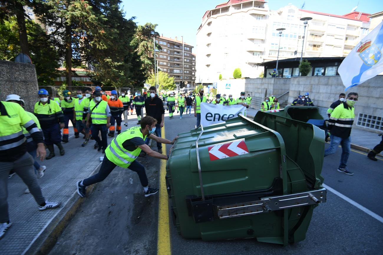 Tras el corte de los accesos a Pontevedra, los trabajadores recorrieron algunas calles de la capital de las Rías Baixas (Foto: Europa Press/Beatriz Ciscar).
