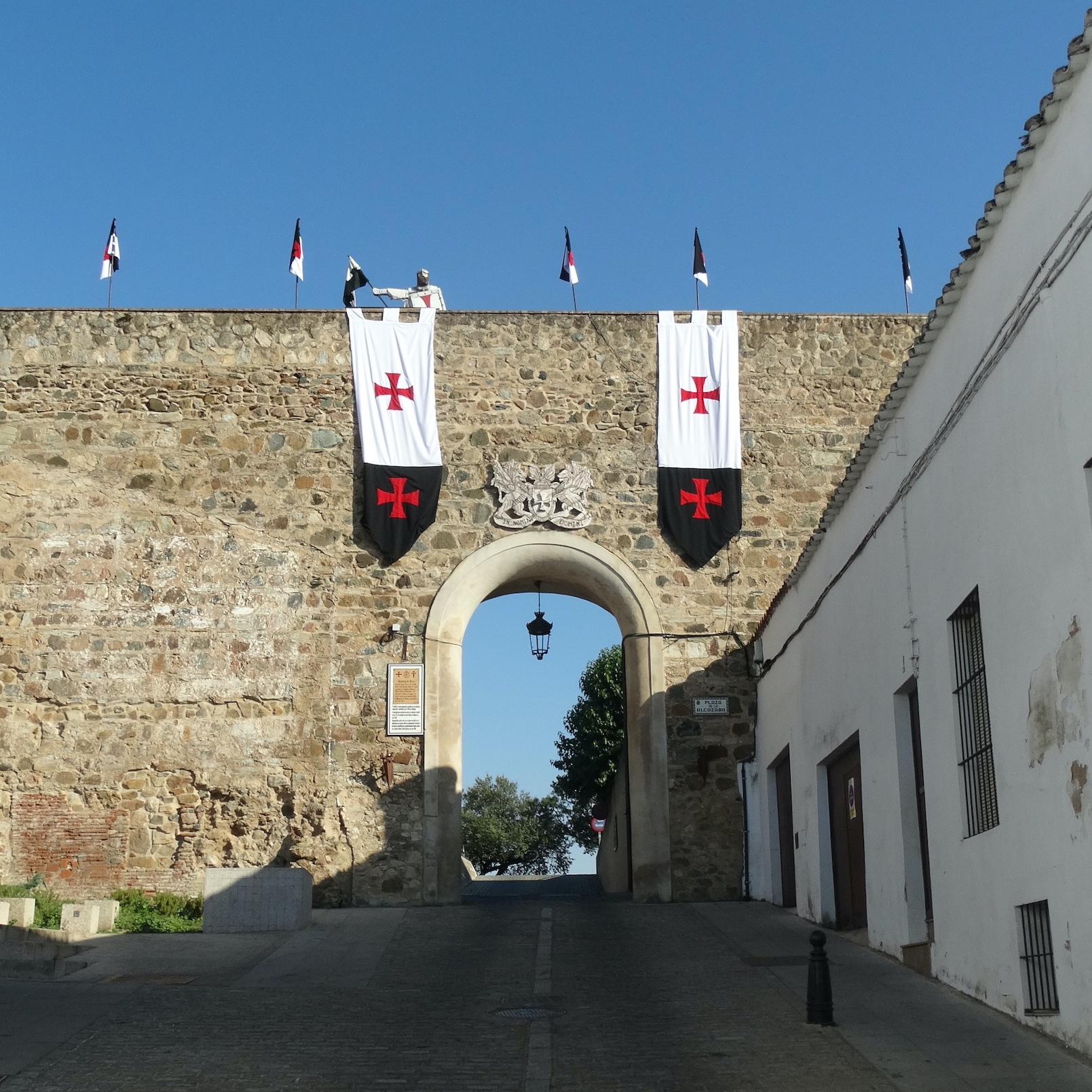 Jerez de los Caballeros engalanada para el Festival Templario ©LeequidMagazine Jerez de los Caballeros engalanada para el Festival Templario ©LeequidMagazine