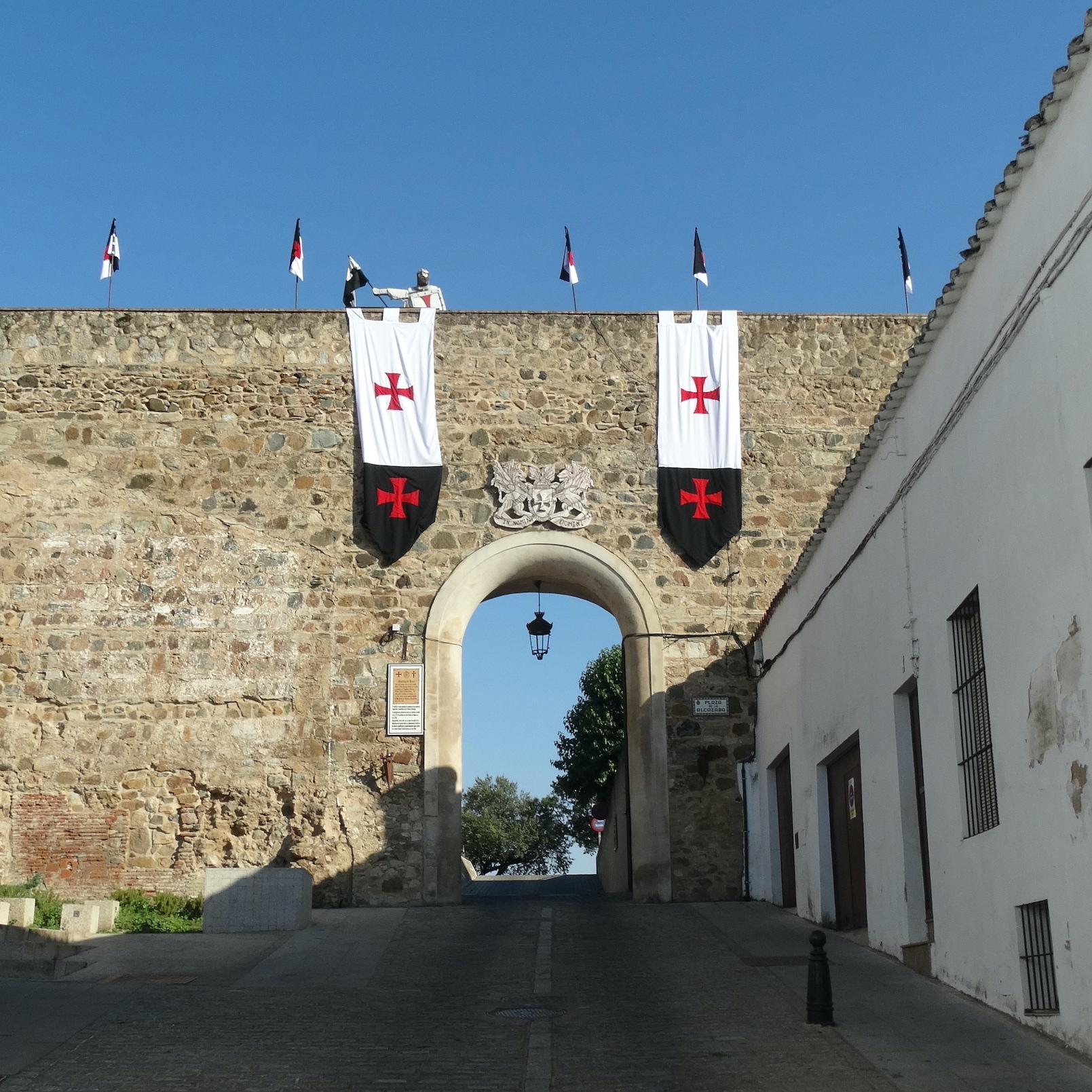 Jerez de los Caballeros engalanada para el Festival Templario ©LeequidMagazine