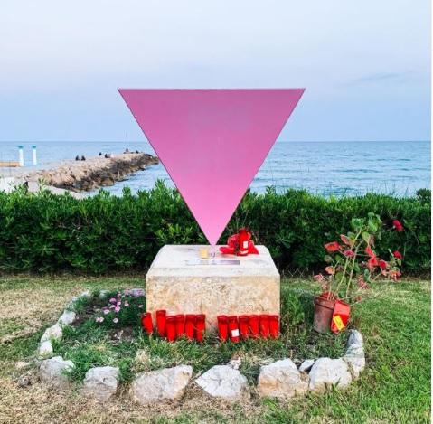 escultura LGTBI en Sitges