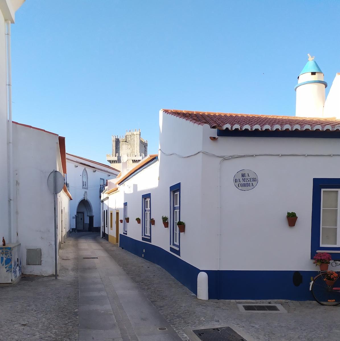 Una calle de Beja en el Alentejo ©Leequid Magazine