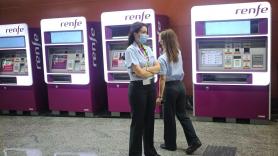 Máquinas para obtener billetes de Renfe en la nueva estación de Gran Vía. Europa Press