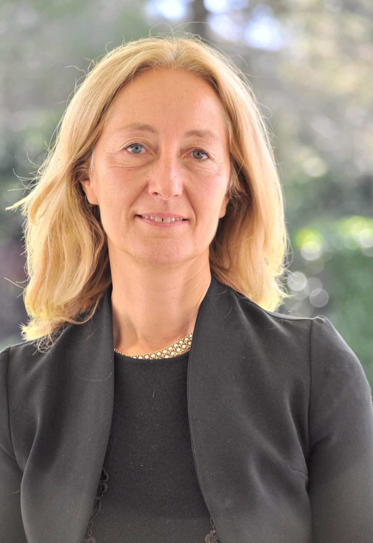 La doctora Silvia Priori es experta en cardiología molecular y lidera la investigación en busca de nuevas terapias para reducir la letalidad de la taquicardia ventricular polimórfica catecolaminérgica (CPVT), una enfermedad potencialmente mortal que causa la muerte por arritmias en niños y adultos jóvenes La doctora Silvia Priori es experta en cardiología molecular y lidera la investigación en busca de nuevas terapias para reducir la letalidad de la taquicardia ventricular polimórfica catecolaminérgica (CPVT), una enfermedad potencialmente mortal que causa la muerte por arritmias en niños y adultos jóvenes