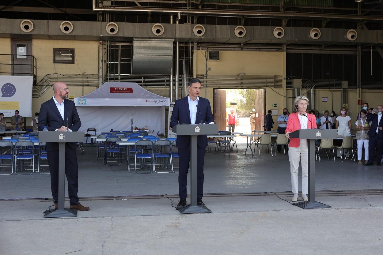 El presidente del Consejo Europeo, Charles Michel; el presidente del Gobierno, Pedro Sánchez, y la presidenta de la Comisión Europea, Ursula von der Leyen. EP