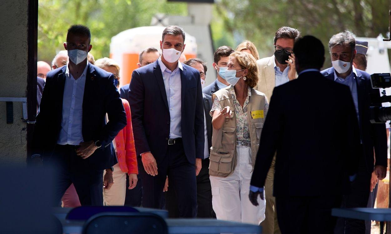 El presidente del Gobierno, Pedro Sánchez, durante una visita al dispositivo de atención y acogida de ciudadanos europeos y colaboradores afganos instalado en la base aérea de Torrejón de Ardoz, a 21 de agosto de 202