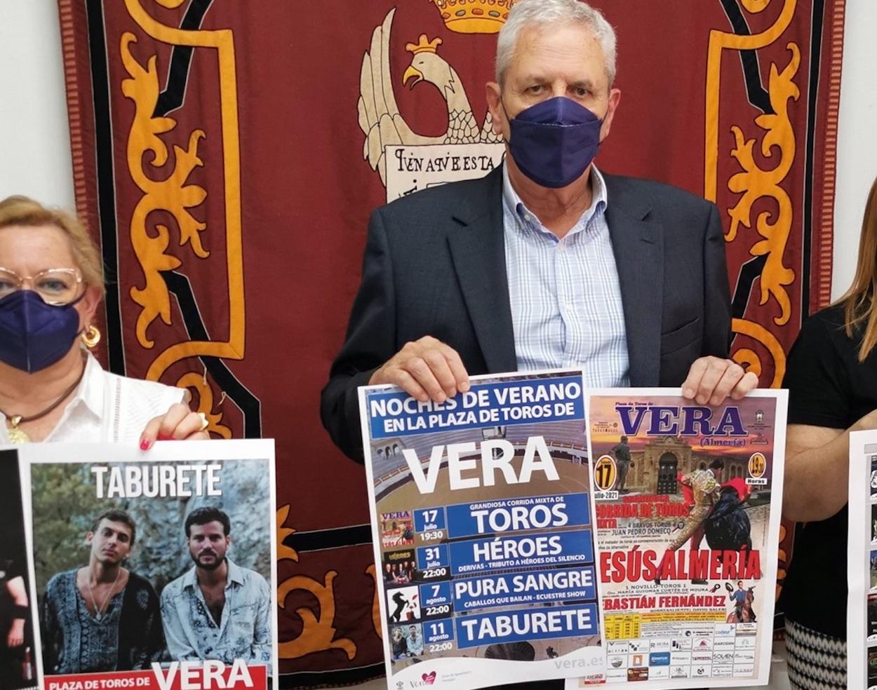 El PSOE sospecha del concierto de Taburete en Vera, Almería