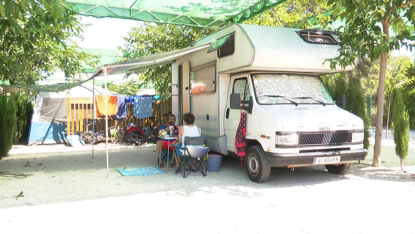 Turistas en un camping. Europa Press