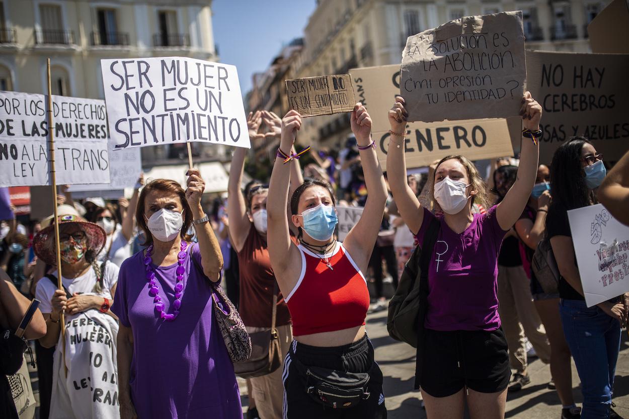 Las mujeres, marginadas en la medicina y educación de Díaz Ayuso. Europa Press