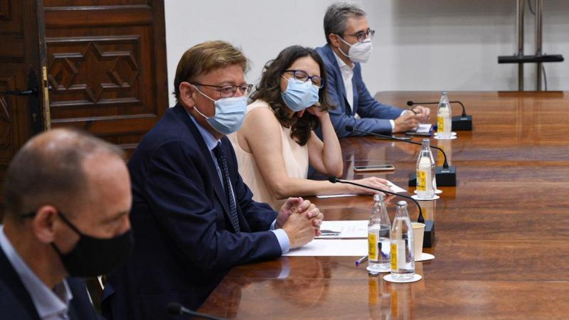 La Comunidad Valenciana levanta el toque de queda, reabre ocio nocturno y elimina el máximo de personas en reuniones