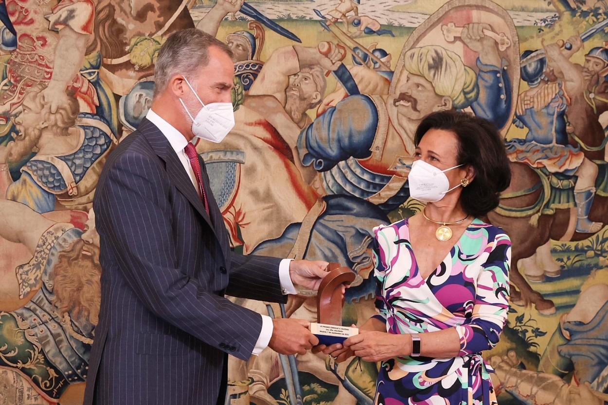 Ana Botín recibe el Premio Enrique V. Iglesias de manos de S.M. el Rey
